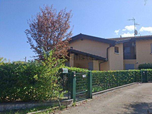 casa indipendente in vendita a Vezzano sul Crostolo