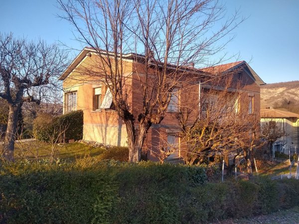 casa indipendente in vendita a Vezzano sul Crostolo in zona Villa