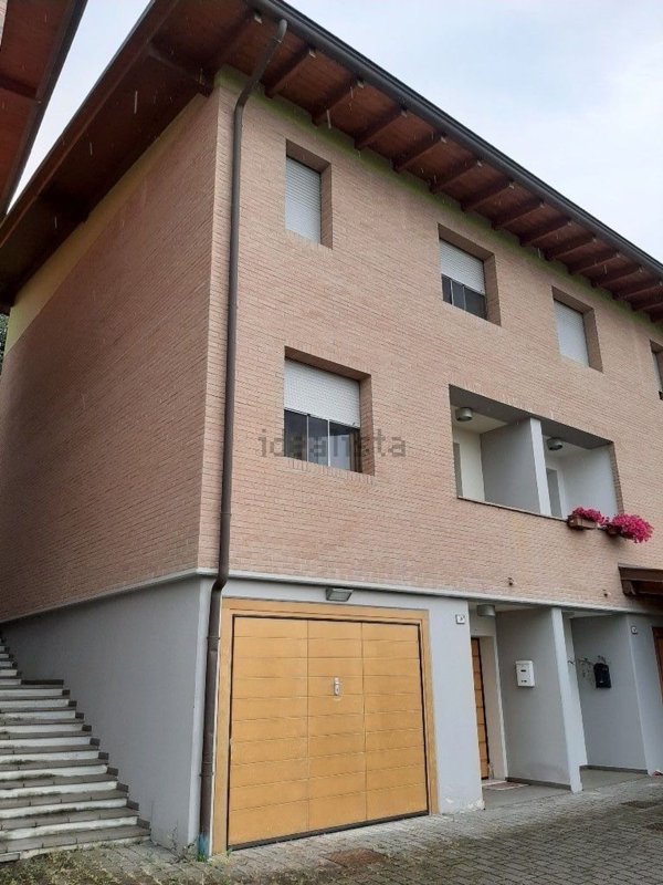 casa indipendente in vendita a Vezzano sul Crostolo