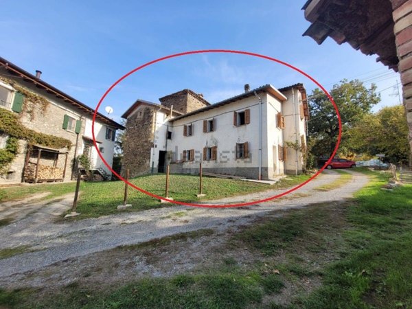 casa indipendente in vendita a Vezzano sul Crostolo in zona Paderna
