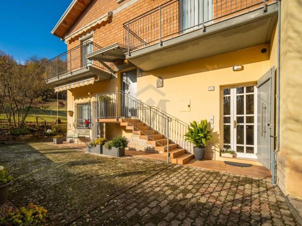 casa indipendente in vendita a Vezzano sul Crostolo in zona Pecorile