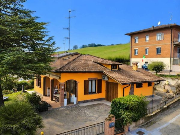 casa indipendente in vendita a Vezzano sul Crostolo in zona Villa