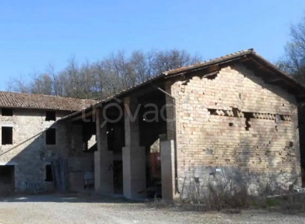 casa indipendente in vendita a Vezzano sul Crostolo