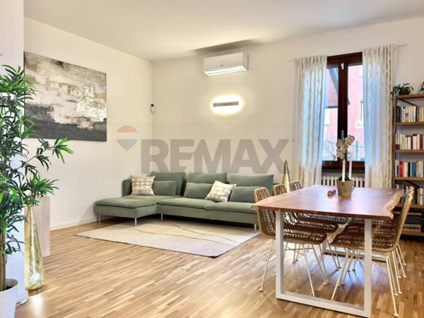 casa indipendente in vendita a Vezzano sul Crostolo in zona Villa