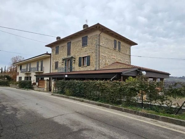casa indipendente in vendita a Vezzano sul Crostolo in zona Casaratta