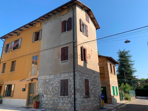 casa indipendente in vendita a Vezzano sul Crostolo
