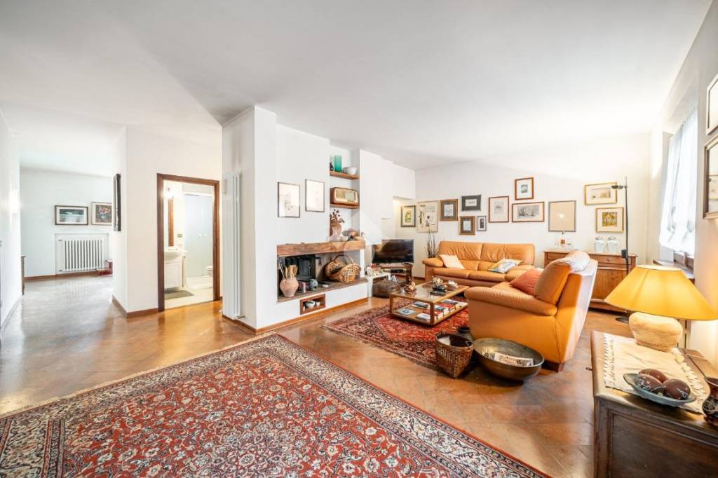 casa indipendente in vendita a Vezzano sul Crostolo in zona Villa