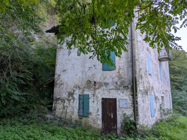 casa indipendente in vendita a Vezzano sul Crostolo
