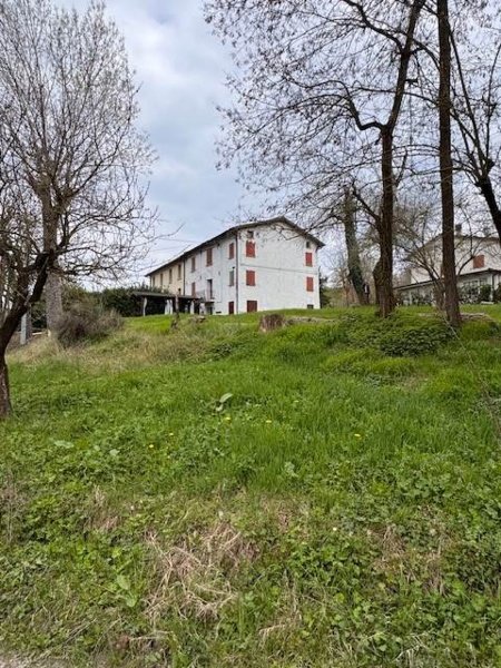casa indipendente in vendita a Vezzano sul Crostolo in zona Pecorile