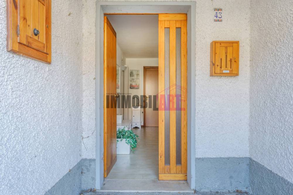 casa indipendente in vendita a Vezzano sul Crostolo in zona Villa