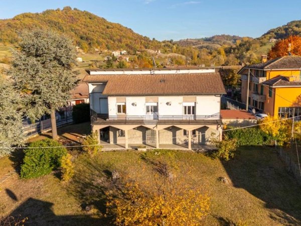 casa indipendente in vendita a Vezzano sul Crostolo in zona La Vecchia
