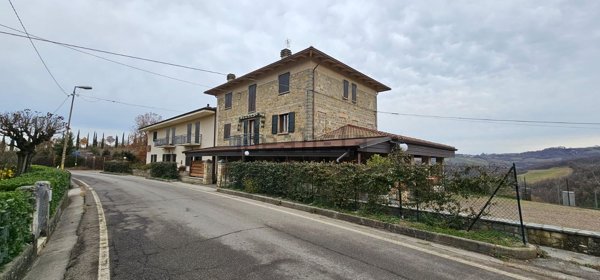 casa indipendente in vendita a Vezzano sul Crostolo in zona Casaratta