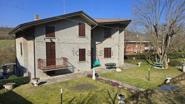 casa indipendente in vendita a Vezzano sul Crostolo in zona Villa