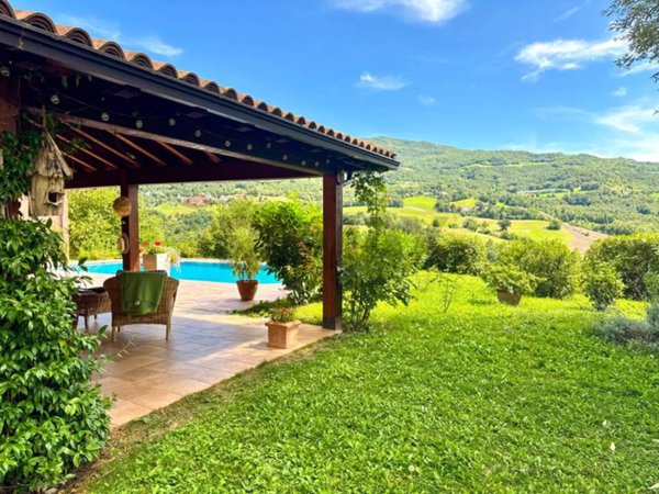 casa indipendente in vendita a Vezzano sul Crostolo in zona Villa