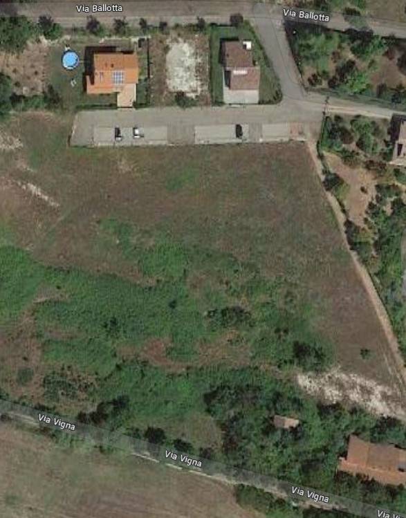 terreno edificabile in vendita a Viano in zona Regnano