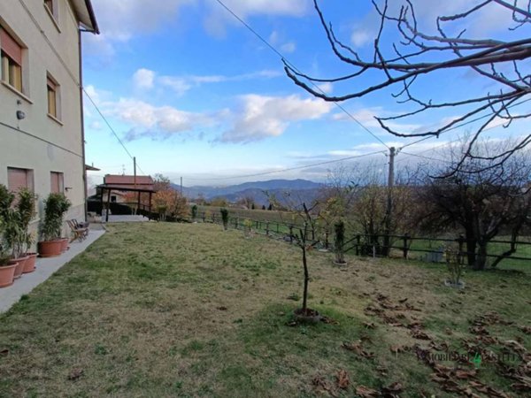 casa indipendente in vendita a Viano