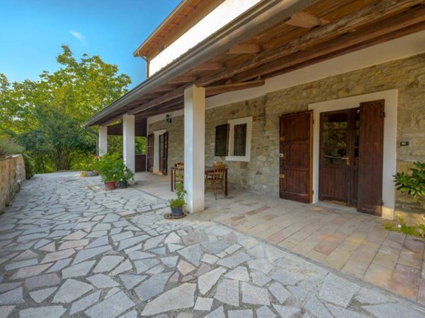 casa indipendente in vendita a Viano
