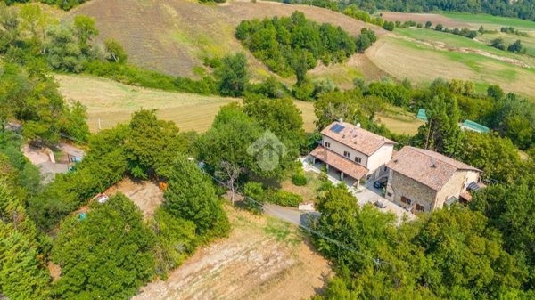casa indipendente in vendita a Viano