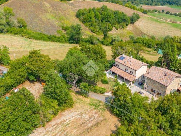 casa indipendente in vendita a Viano