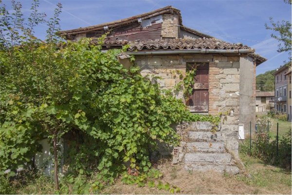 casa indipendente in vendita a Viano