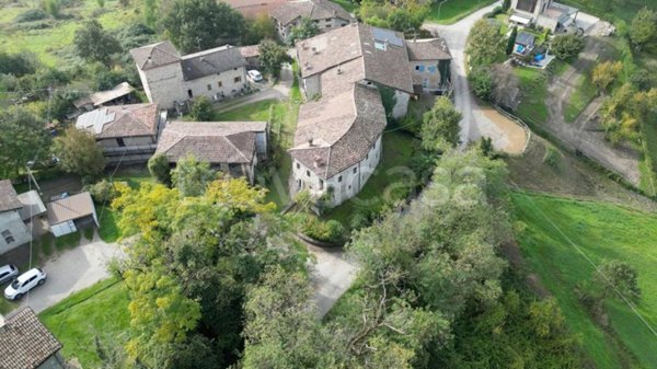 casa indipendente in vendita a Viano