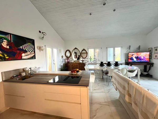 casa indipendente in vendita a Viano in zona Ca' Bertacchi