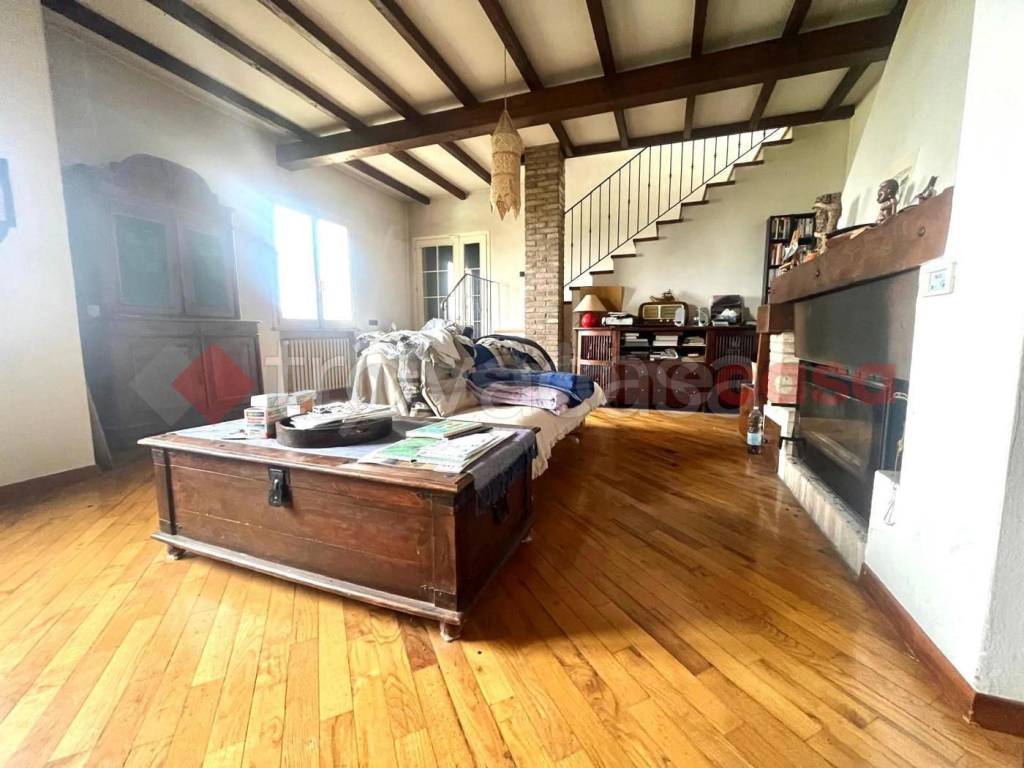casa indipendente in vendita a Viano in zona Ca' Bertacchi