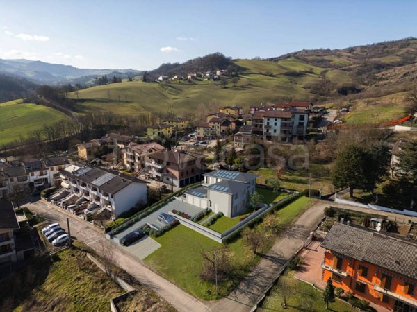 casa indipendente in vendita a Viano