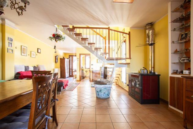 casa indipendente in vendita a Viano