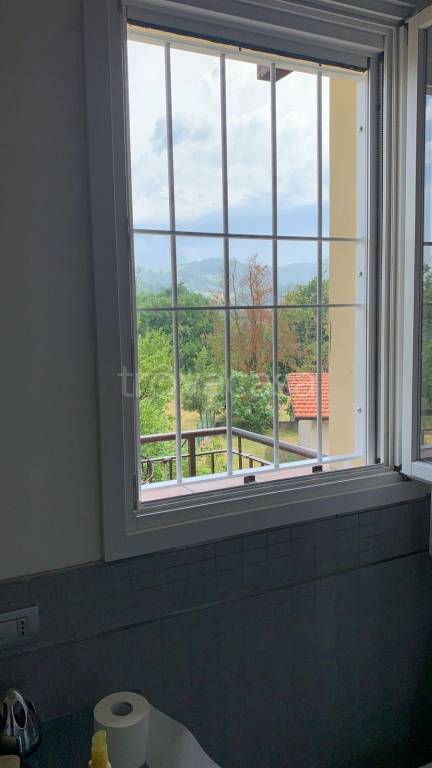 appartamento in vendita a Viano in zona Regnano