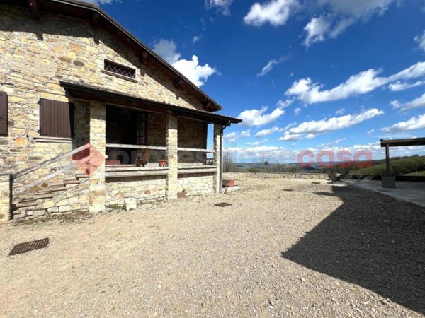 casa indipendente in vendita a Viano