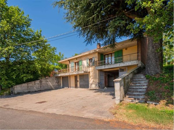 casa indipendente in vendita a Viano