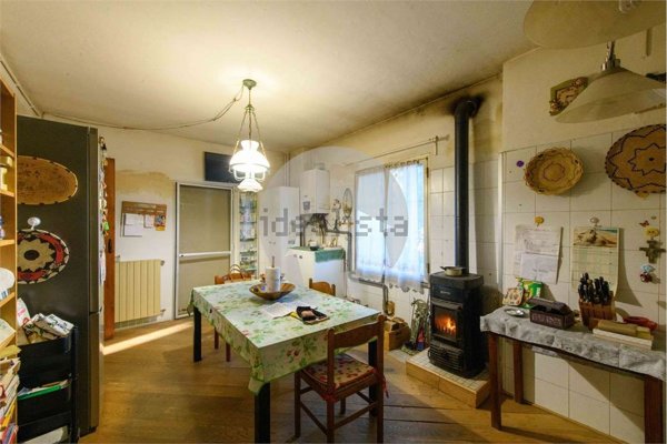 casa indipendente in vendita a Viano