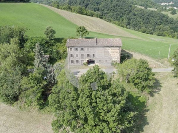 casa indipendente in vendita a Viano