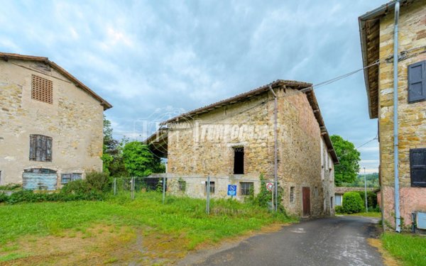 casa indipendente in vendita a Viano
