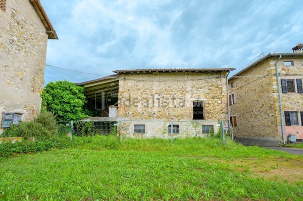 quadrivano in vendita a Viano