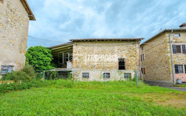 quadrivano in vendita a Viano