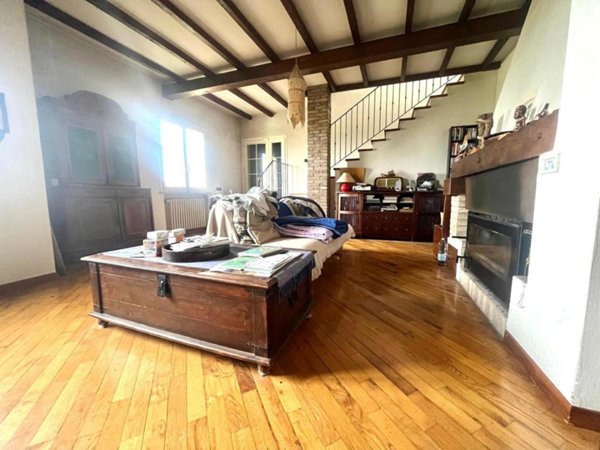 casa indipendente in vendita a Viano in zona Ca' Bertacchi