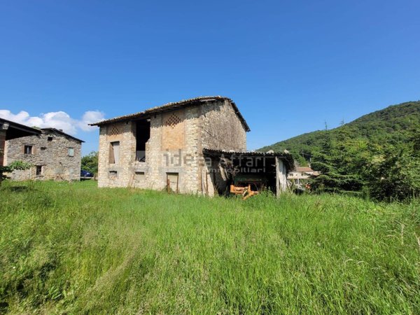 casale in vendita a Viano