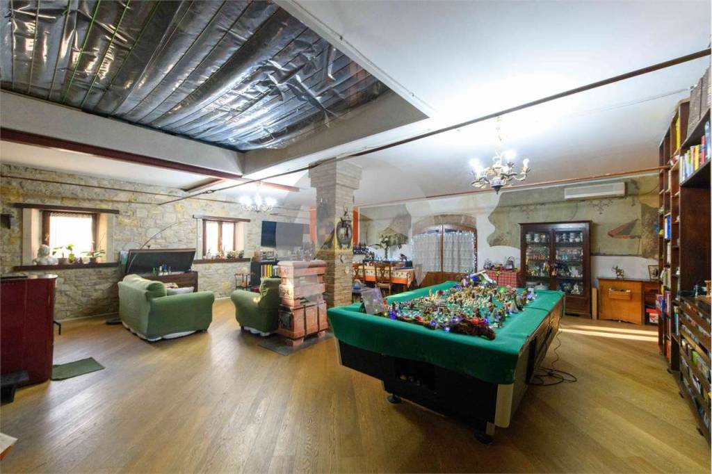 casa indipendente in vendita a Viano