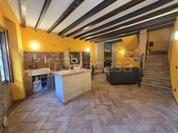 casa indipendente in vendita a Viano in zona Ca' de' Pazzi