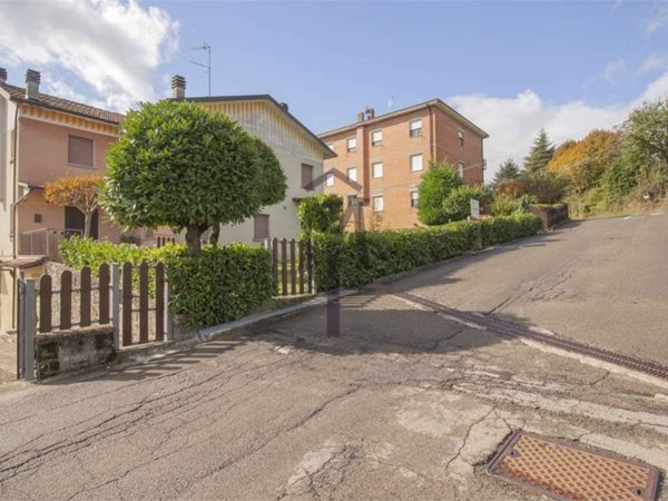 casa indipendente in vendita a Viano in zona Prediera