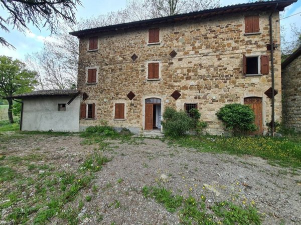 casa indipendente in vendita a Viano in zona Ca' Bertacchi