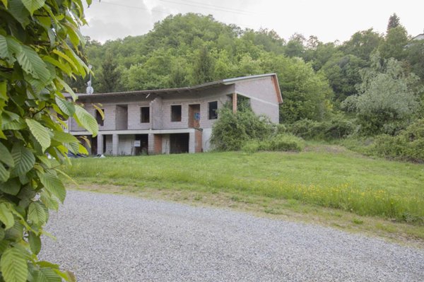 casa indipendente in vendita a Viano