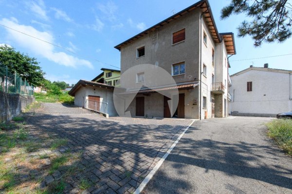 casa indipendente in vendita a Viano