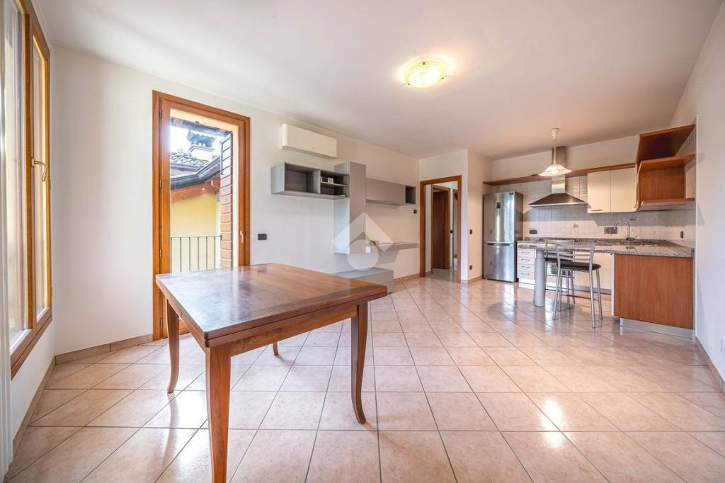 appartamento in vendita a Viano