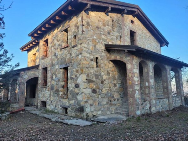 casa indipendente in vendita a Viano