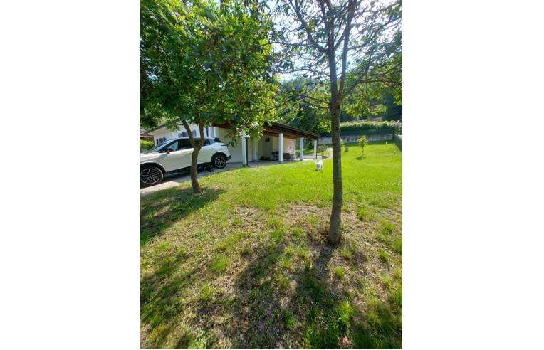 casa indipendente in vendita a Viano in zona Regnano