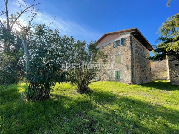 casa indipendente in vendita a Viano