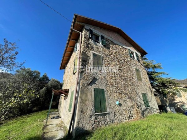 casa indipendente in vendita a Viano